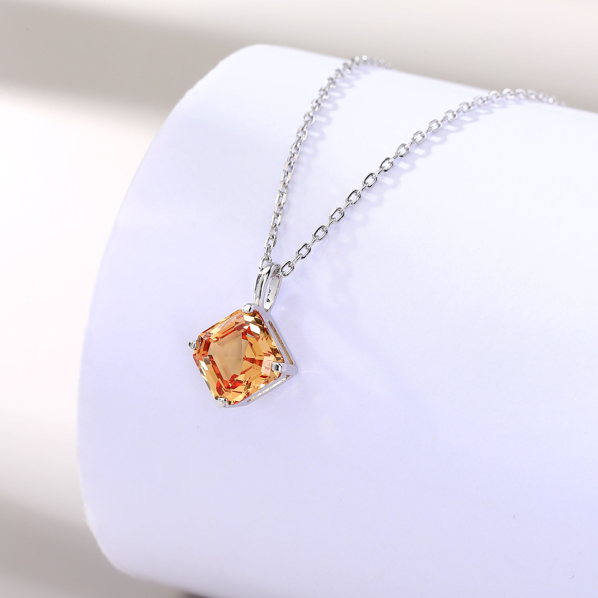 Bezel-Set Diamond-Shaped Small - огляд і ціна Bezels Set Pendant