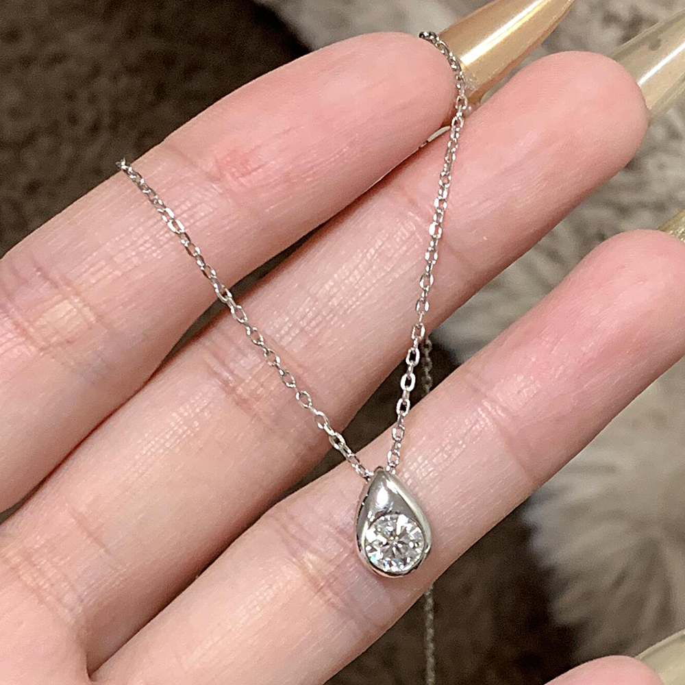 0.3/0.5CT Solitaire Diamond Mo - огляд і ціна Bezels Set Pendant
