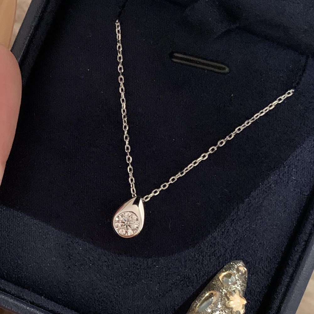 0.3/0.5CT Solitaire Diamond Mo - огляд і ціна Bezels Set Pendant